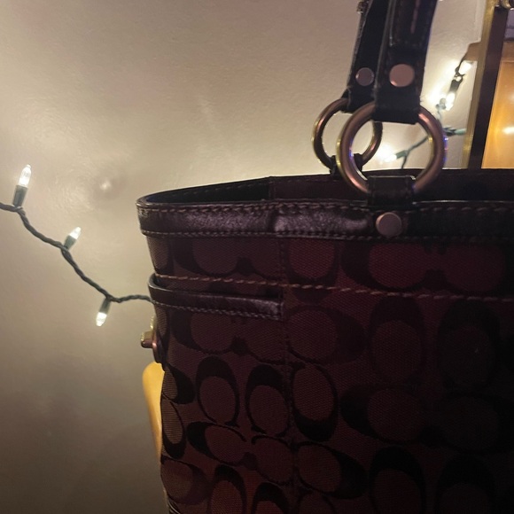 Coach Signature Elegant Brown Tote Bag - Picture 4 of 6